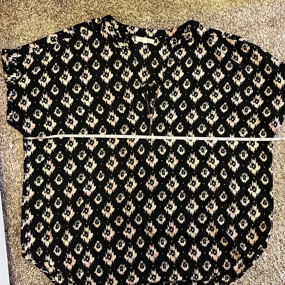 Maurices Black Geometric Blouse size large - Picture 7 of 9